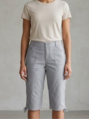 Gloria Vanderbilt Utility Cargo Capris Size 18 Neutral Street‑Casual Utility